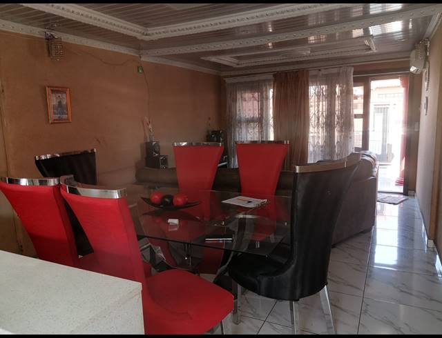 4 BEDROOM HOUSE FOR SALE IN TLHABANE WEST